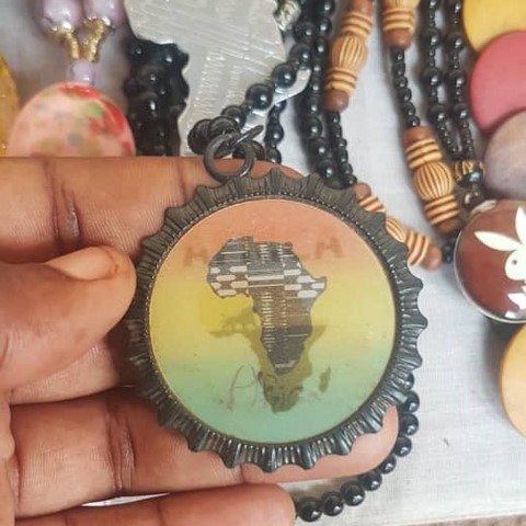 Collier artisanal fait main Cameroun