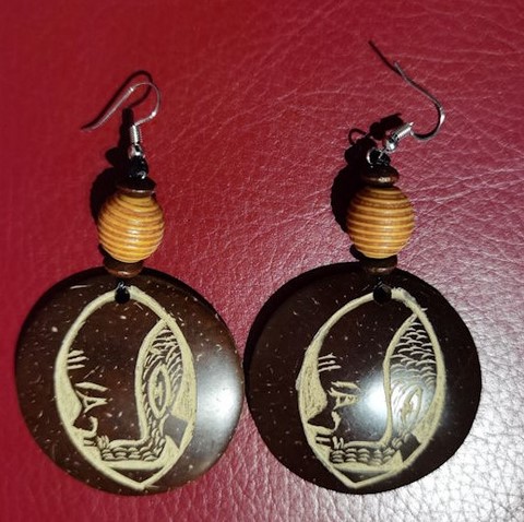 Boucles d'oreilles artisanale éléphant Cameroun en perles et noix de coco,