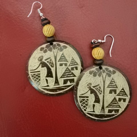 Boucles d'oreilles artisanale paysage Cameroun en perles et noix de coco,