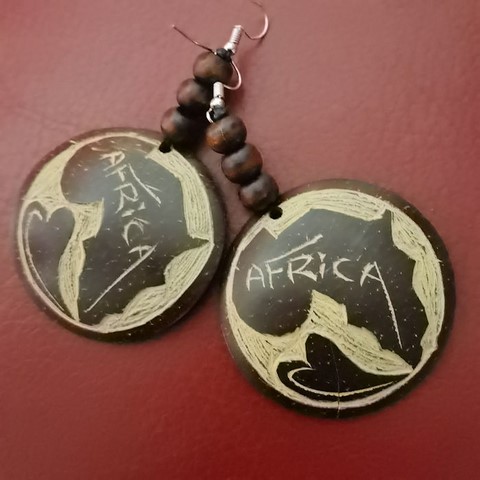 Boucles d'oreilles artisanale Africa en perles et noix de coco,