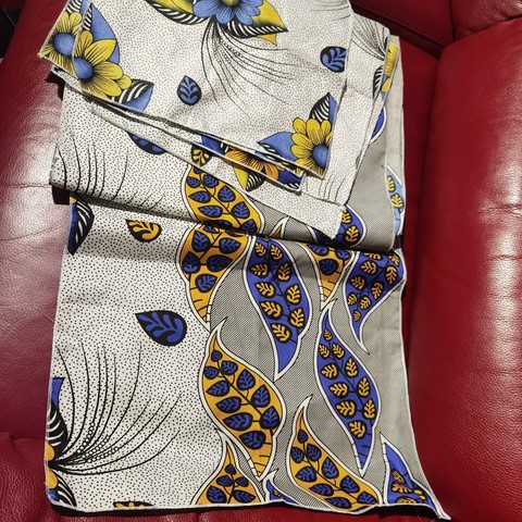 Tablecloth set + napkins in wax loincloth fabric,