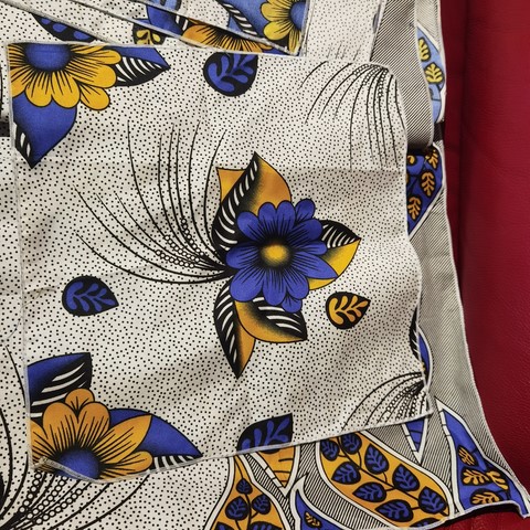 Tablecloth set + napkins in wax loincloth fabric,