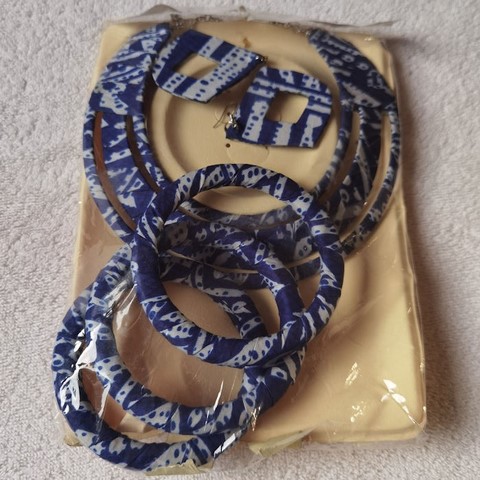 Parure Collier + Bracelets + Boucles d'oreilles Ndop Cameroun, Djankawax.