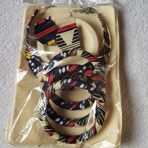 Parure Collier + Bracelets + Boucles d'oreilles Ndop Cameroun, Djankawax.