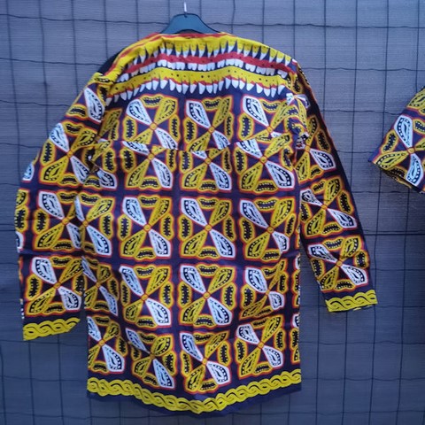 Tunique homme en tissu Ndop du Cameroun,