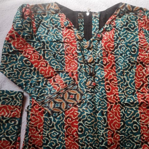 Mode africaine, Ensemble robe-tunique et pantalon en tissu pagne wax