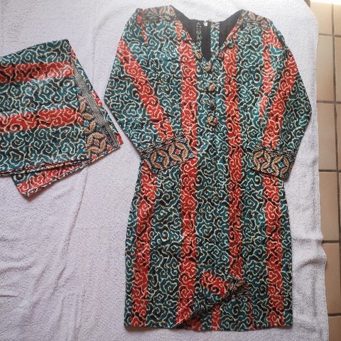 Mode africaine, Ensemble robe-tunique et pantalon en tissu pagne wax