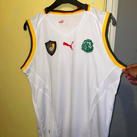 Maillot de Football Cameroun Rétro 2002, Jersey,Maillot Cameroun, personalisable, blanc, vert, rouge, Football, Lions indomptables, Puma,