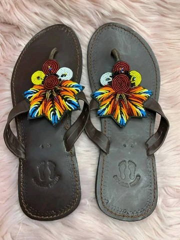 Sandales, mules artinat africain du Cameroun, 