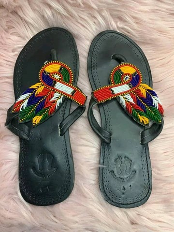 Sandales, mules artinat africain du Cameroun, 