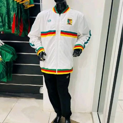 nsemble Veste + pantalon Football Cameroun, Can, Caf, Afrique, noir, One, pays africains, + Pants Set, Football, Cameroun, Soccer, Africa, Cameroon,Lions indomptables, Can, Caf, Afrique, Fourteen, noir ou blanc, soccer, Africa,